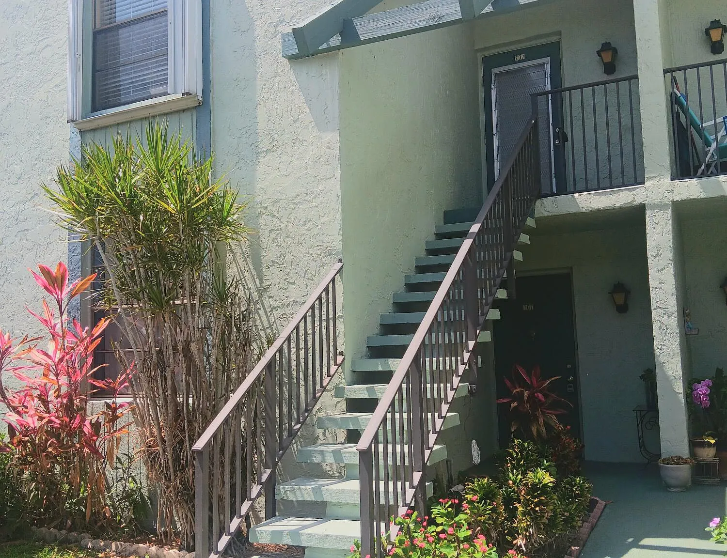 2 bed, 2.0 bath, 1000 sqft, $1,500 — Photo 2