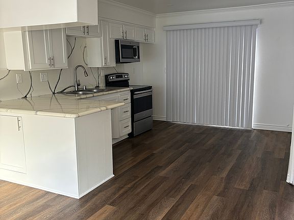 2 bedroom, 2 bathroom townhouse