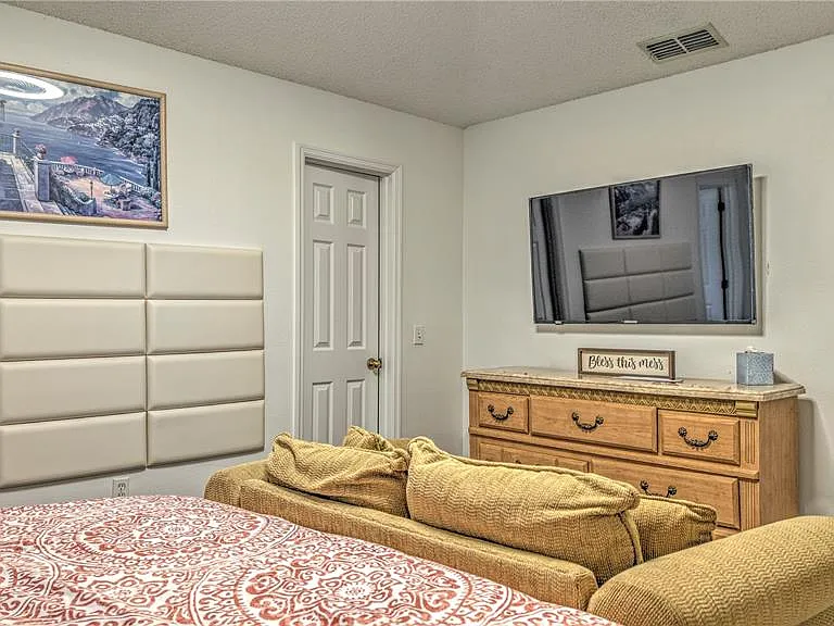 3087 Barbados Ln — Photo 10