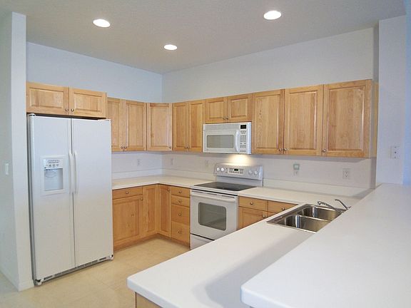 Spacious Kitchen