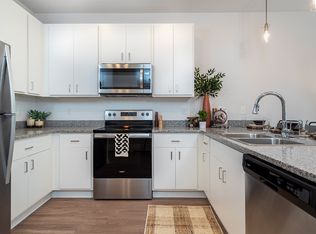 4540 Collins Rd #2414, Lansing, MI 48910