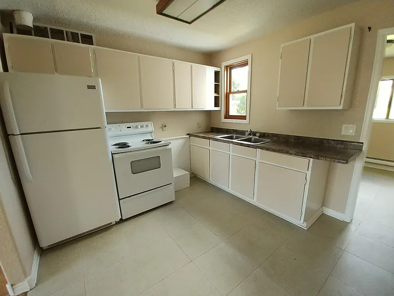 927 Lemmon Ave — Photo 5