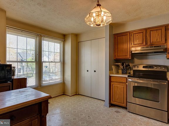 5th image of 3354 Oak West Dr