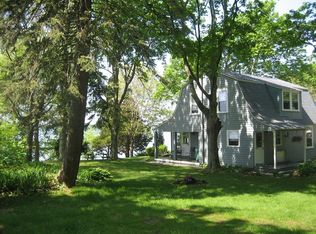31 Lakeside Rd, Middleboro, MA 02346