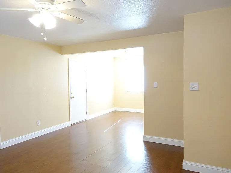 6712 Admiral Ave — Photo 9