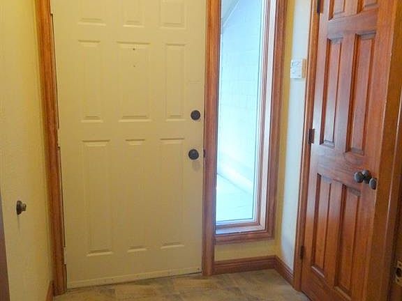 5th image of 470 Summerhaven Dr N