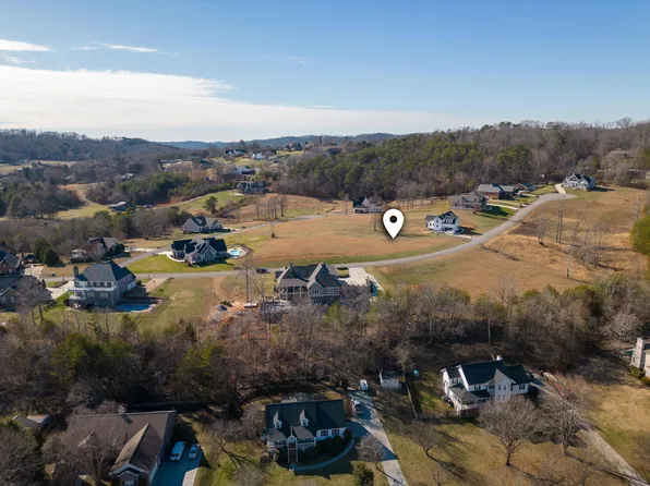 14 Charleston Park Dr, Seymour, TN 37865