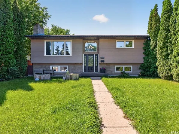 1207 Grandview STREET W, Moose Jaw, SK S6H 5M3