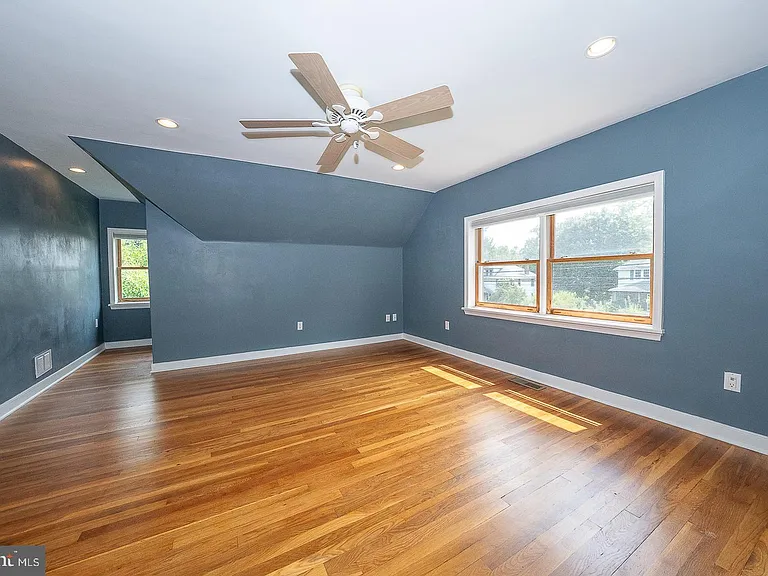 353 S Old Middletown Rd — Photo 21