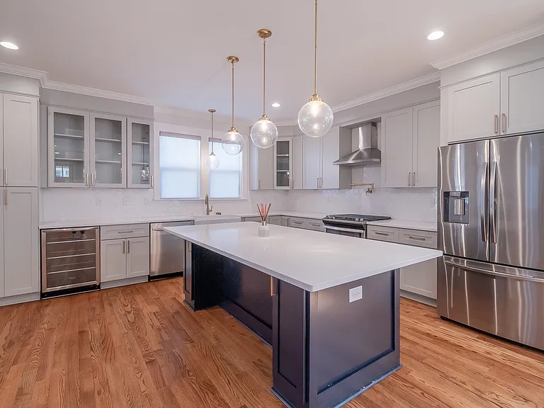 1005 State St — Photo 10