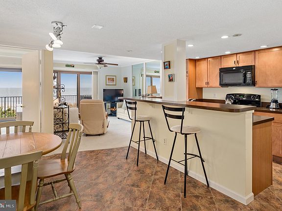 5th image of 12903 Wight St Unit 19
