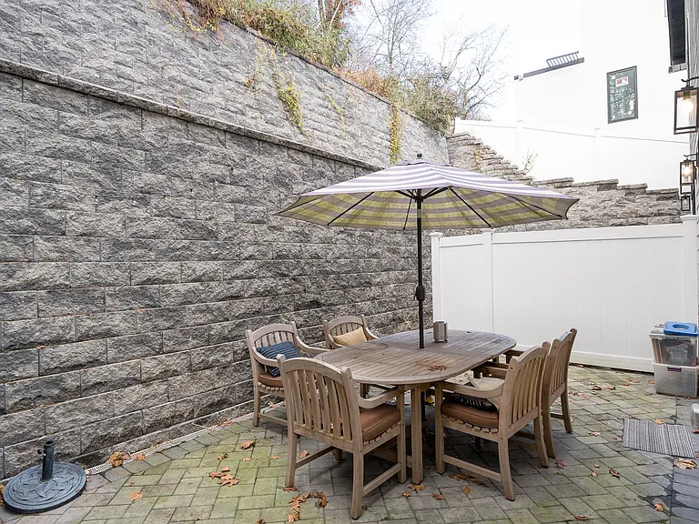496 Undercliff Ave #3A — Photo 32