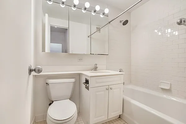 Rented by Bond New York | media 28