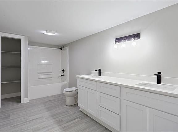 4th image of 5537 Niagara Dr