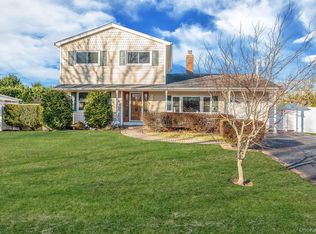 14 Harp Lane, Sayville, NY 11782