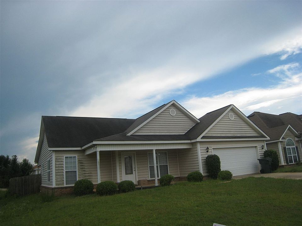 2nd image of 115 Raymond Cir
