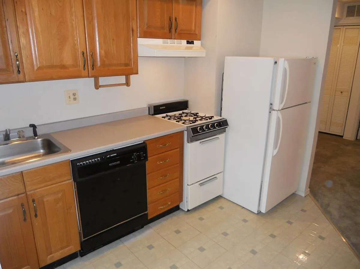 812 S 3rd Street — Photo 2