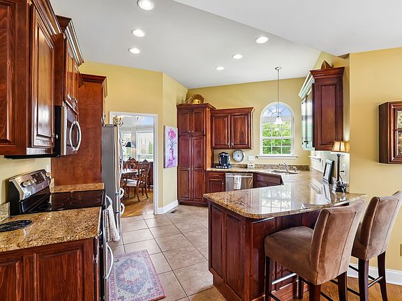 5th image of 4228 Thoroughbred Ln