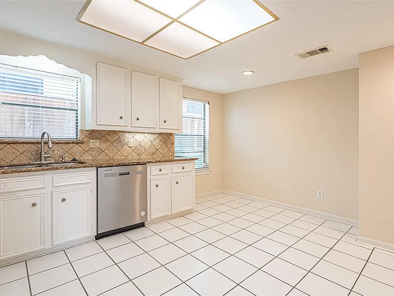 2306 Potomac Dr #B — Photo 14