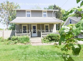 1099 Lexington Ave, Akron, OH 44310