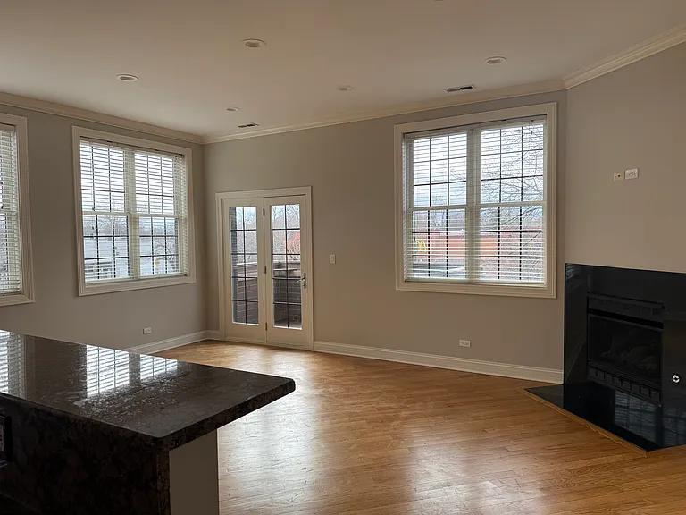 2338 W Morse Ave #4A — Photo 5