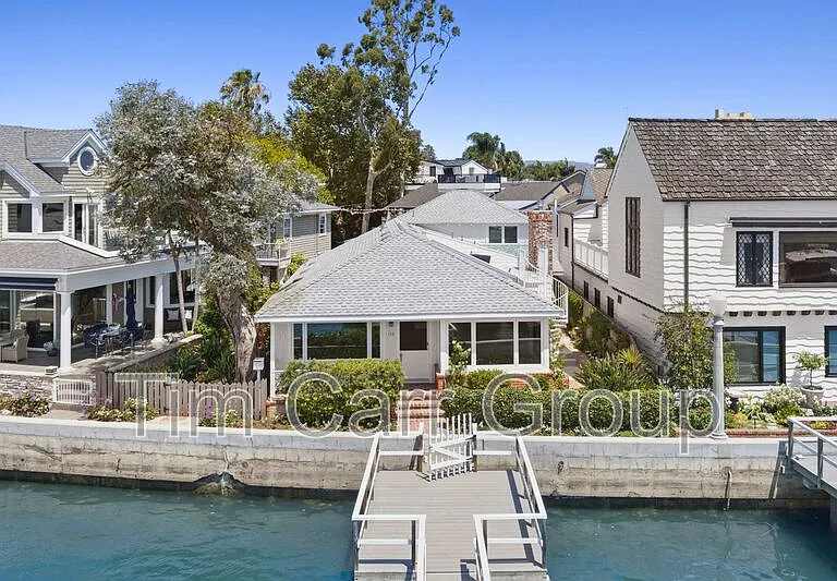 112 S Bayfront — Photo 1
