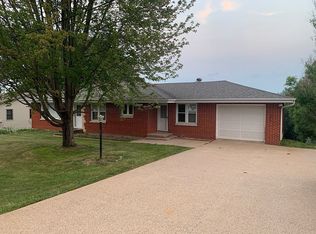 13075 English Mill Rd, Dubuque, IA 52003