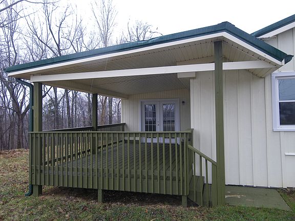 Covered Deck, great for summer evenings!