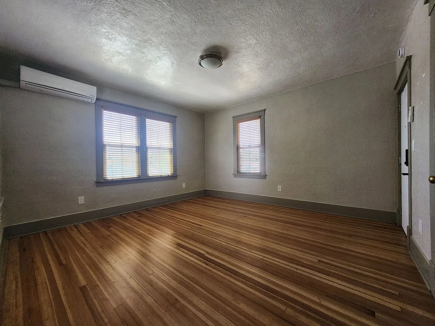 Cozy 1-Bedroom Apartment Available! | Utilities Included | Move-In Special Available! — Photo 3