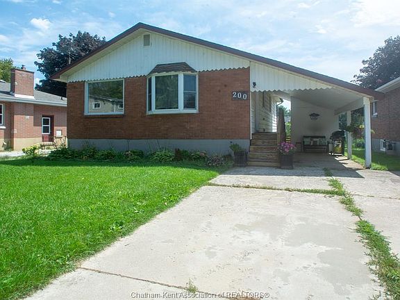 2nd image of 200 John St E