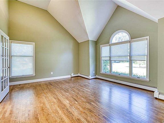 5th image of 9 Mirabelle Ct