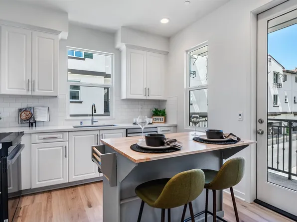 329 Ocotillo #Gl, Escondido, CA 92025