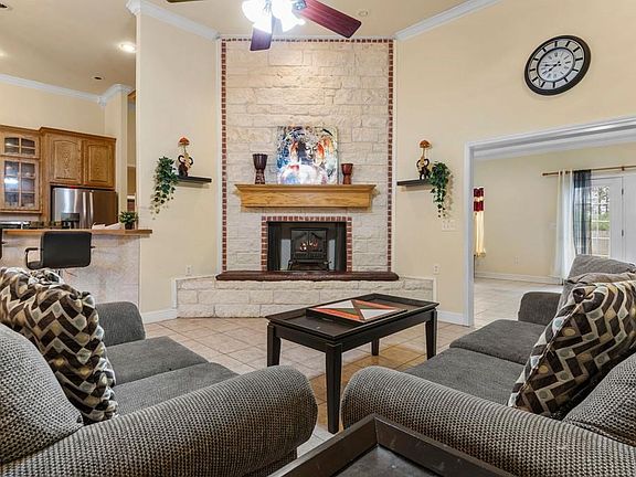 3rd image of 106 Southbend Dr