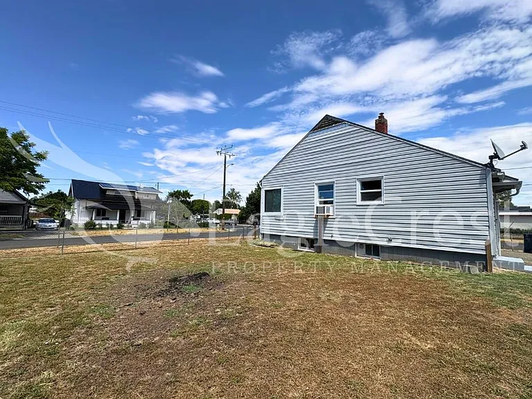 1001 W Chestnut St — Photo 38