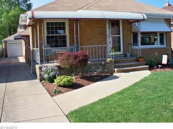 1722 North Ave, Parma, OH 44134