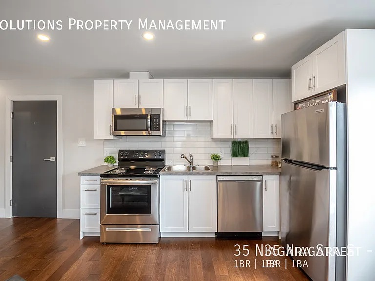 35 Niagara St #3 — Photo 4