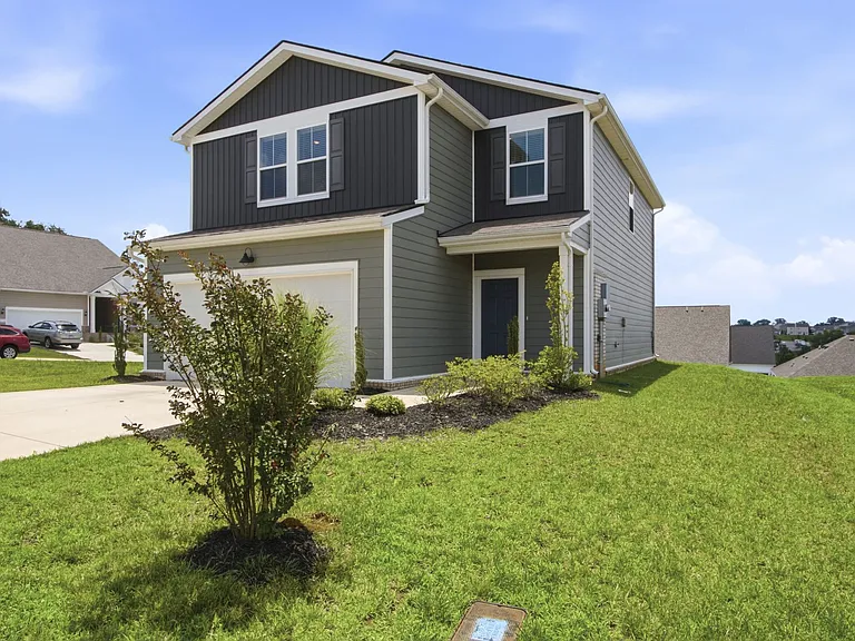 3901 Sadie St — Photo 3