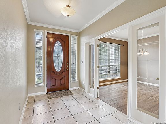 3rd image of 25922 Laurel Glen