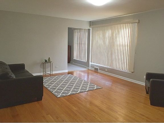 4th image of 7441 Kilbourn Ave