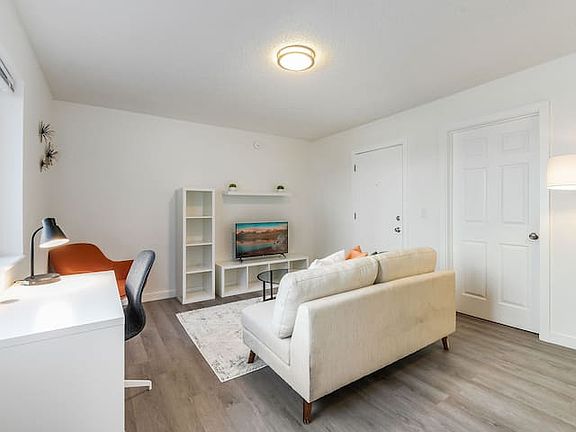 2nd image of 612 S 18th St APT 6
