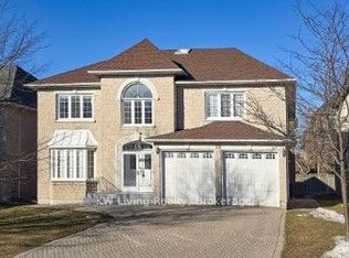 18 Hillsborough Ct, Richmond Hill, ON