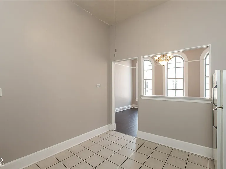 77 E Jefferson St — Photo 11