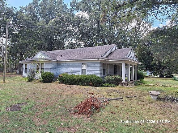 3rd image of 90 Shamrock Dr