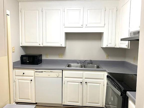 4th image of 502 Oak Run Dr