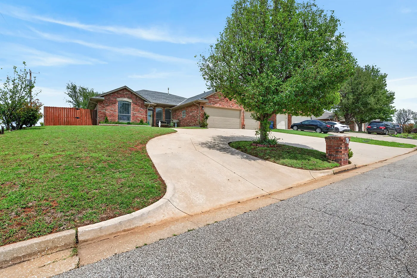 3 bed, 2371 sqft, $1,995 — Photo 1