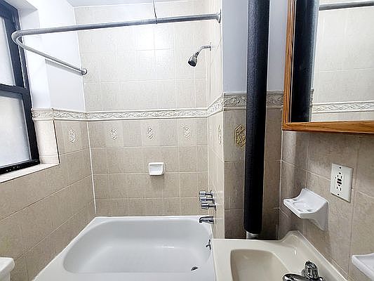 4th image of 173 E 101st St APT 14