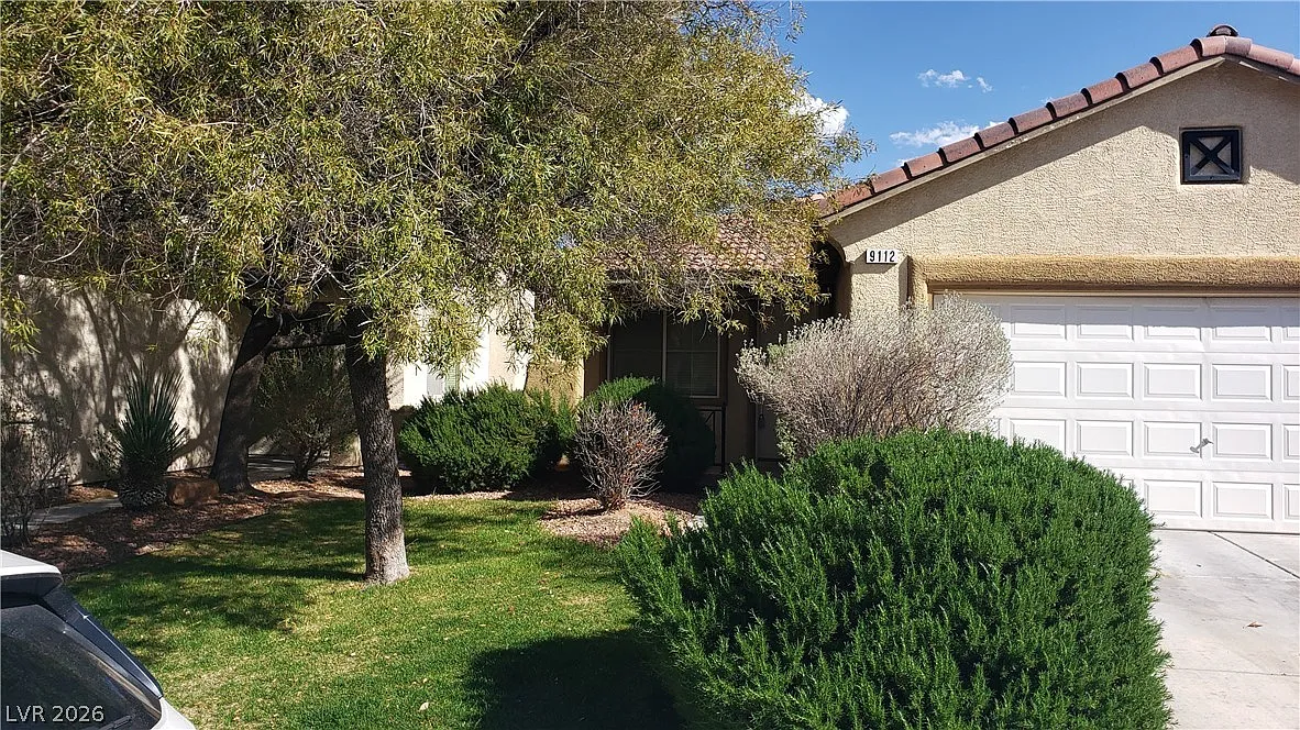 3 bed, 2.0 bath, 1378 sqft, $1,950 — Photo 2
