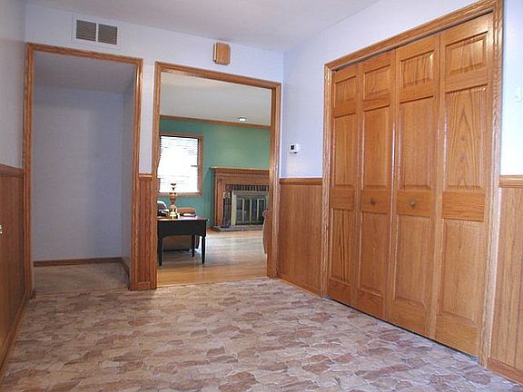2nd image of 500 N Braintree Dr