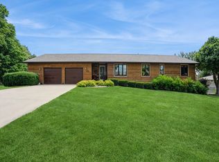 1439 N 6th Ave E, Newton, IA 50208