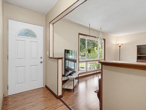5th image of 11401 Swallow Cir NW